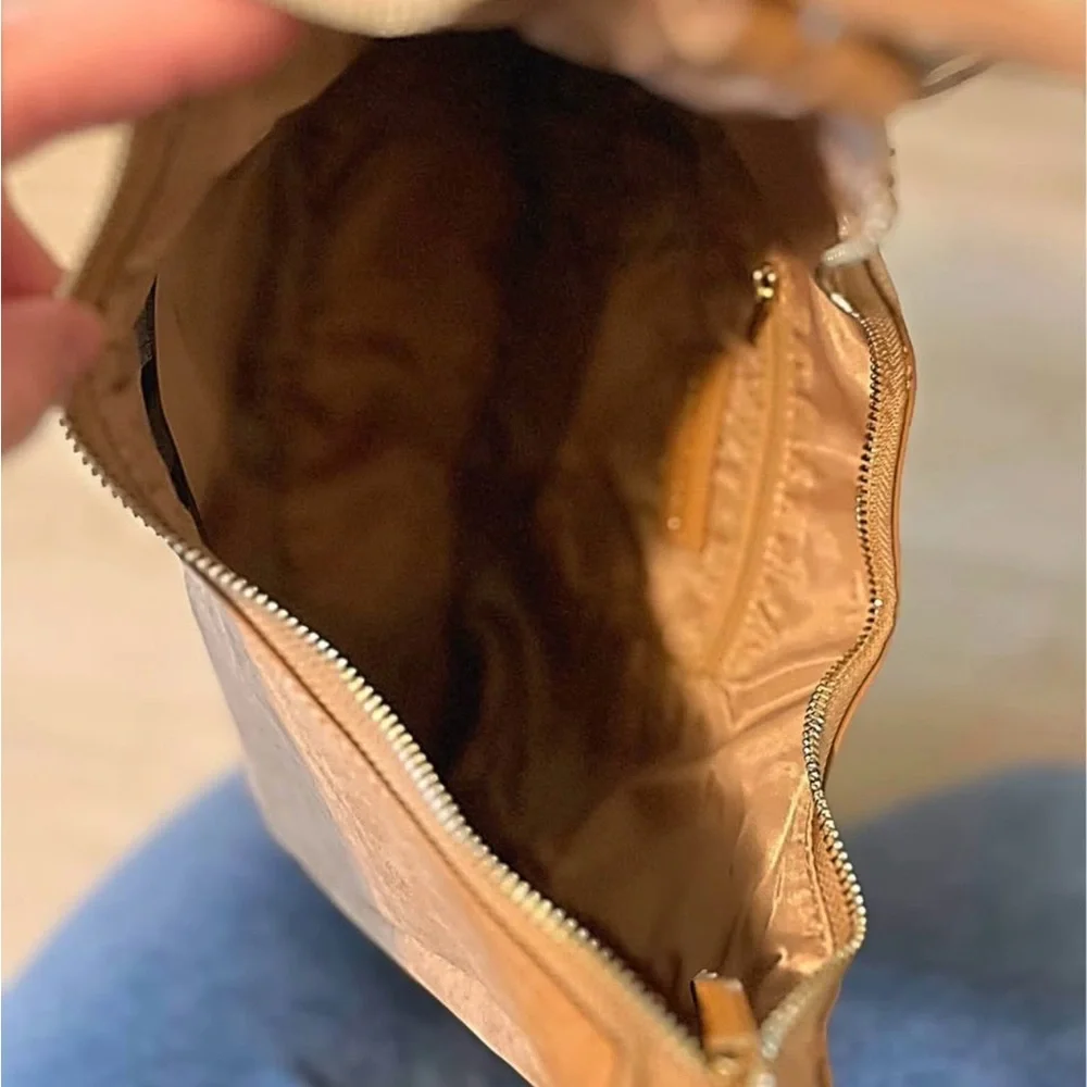 4th & Reckless UNA Faux Suede Crescent Shoulder Bag - Picture 5 of 7